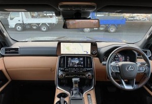 Lexus LX600