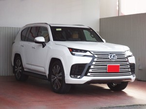 Lexus LX600