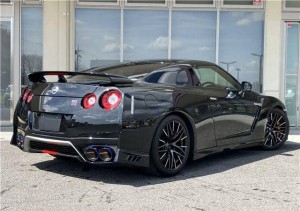 Nissan GT-R