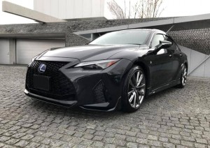 Lexus IS300h