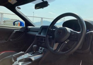 Nissan GT-R