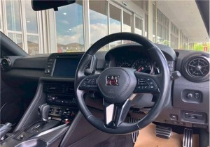Nissan GT-R