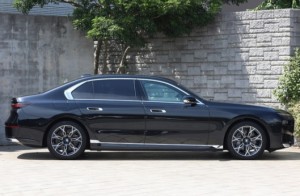 BMW i7