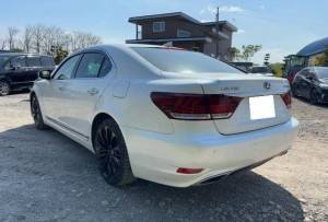 Lexus LS600h