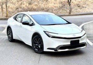 Toyota Prius PHV