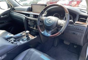 Lexus LX570