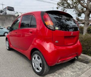 Mitsubishi i