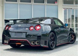 Nissan GT-R