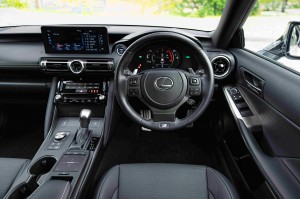 Lexus IS300h