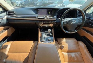 Lexus LS600h