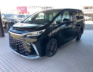 Lexus LM500h
