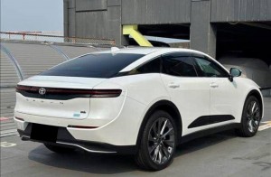 Toyota Crown Crossover