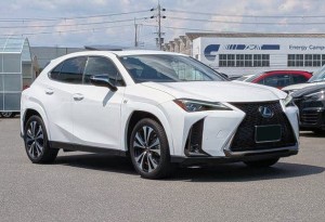 Lexus UX200