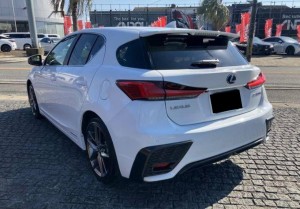 Lexus CT200h