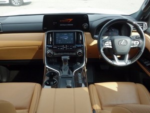 Lexus LX600
