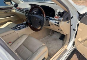 Lexus LS600h