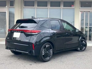 Nissan Aura