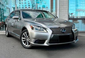Lexus LS600hL
