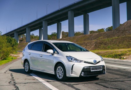 Toyota Prius Alpha. В чем соль?