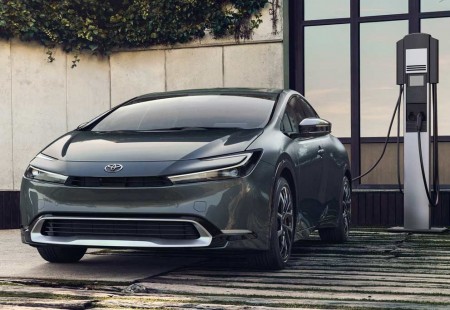 Toyota Prius 2023: безупречен, как и 25 лет назад
