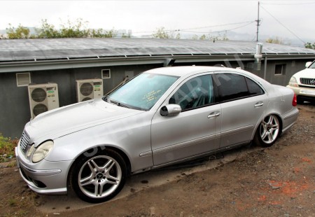 Mercedes E320 в 211 кузове распилом