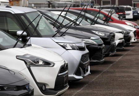 Официально: запрета на ввоз праворульных автомобилей в Россию нет
