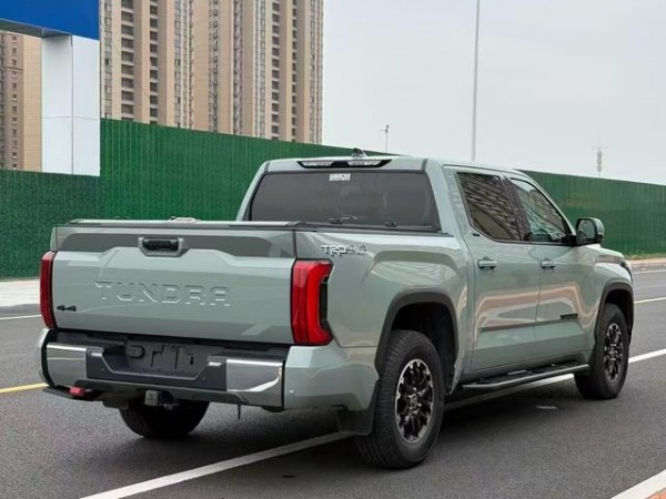Toyota Tundra 2023