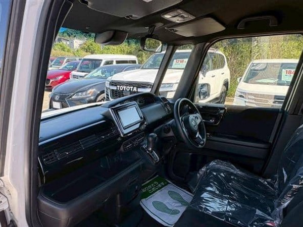Honda N-BOX 2021