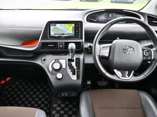 Toyota Sienta 2022
