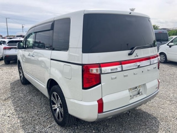 Mitsubishi Delica D:5 2023