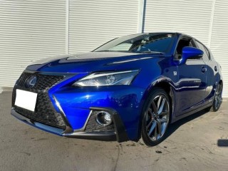Lexus CT200h