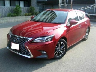 Lexus CT200h