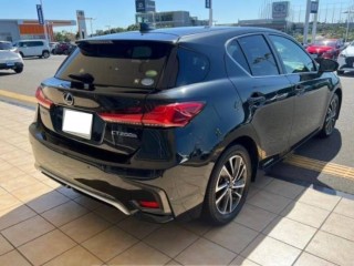 Lexus CT200h