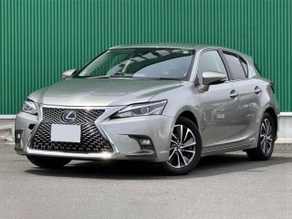Lexus CT200h
