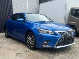 Lexus CT200h