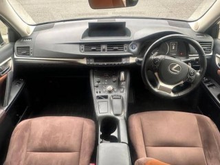 Lexus CT200h