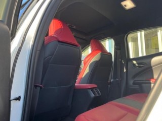Lexus UX250h