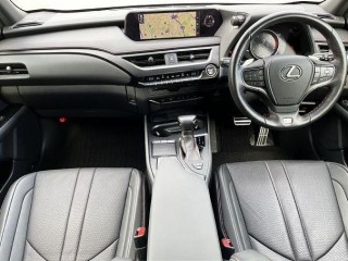 Lexus UX200