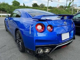 Nissan GT-R