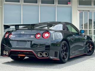 Nissan GT-R