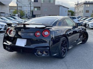 Nissan GT-R