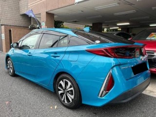 Toyota Prius PHV