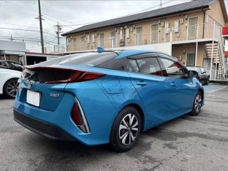 Toyota Prius PHV