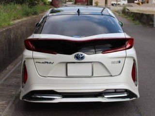 Toyota Prius PHV