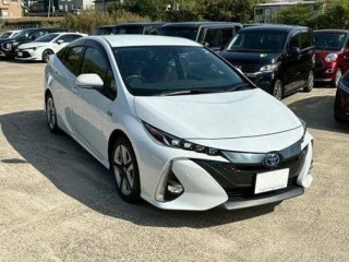 Toyota Prius PHV