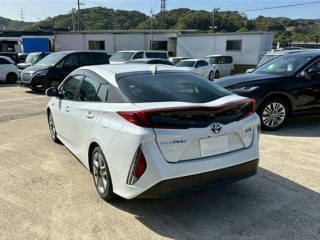 Toyota Prius PHV