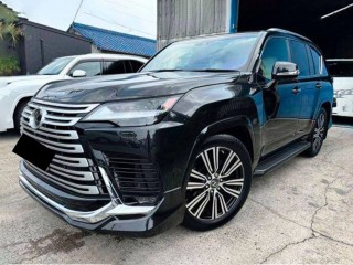 Lexus LX600