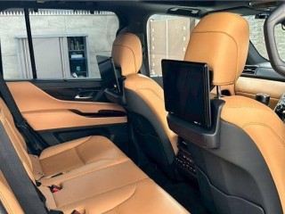Lexus LX600