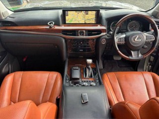 Lexus LX570