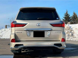 Lexus LX570